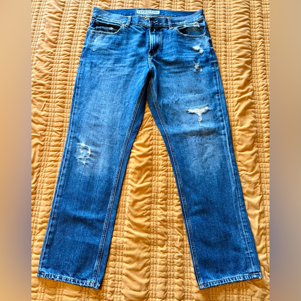 Men’s 34W x 30L Express Men’s jeans. Barely worn and in fantastic condition.